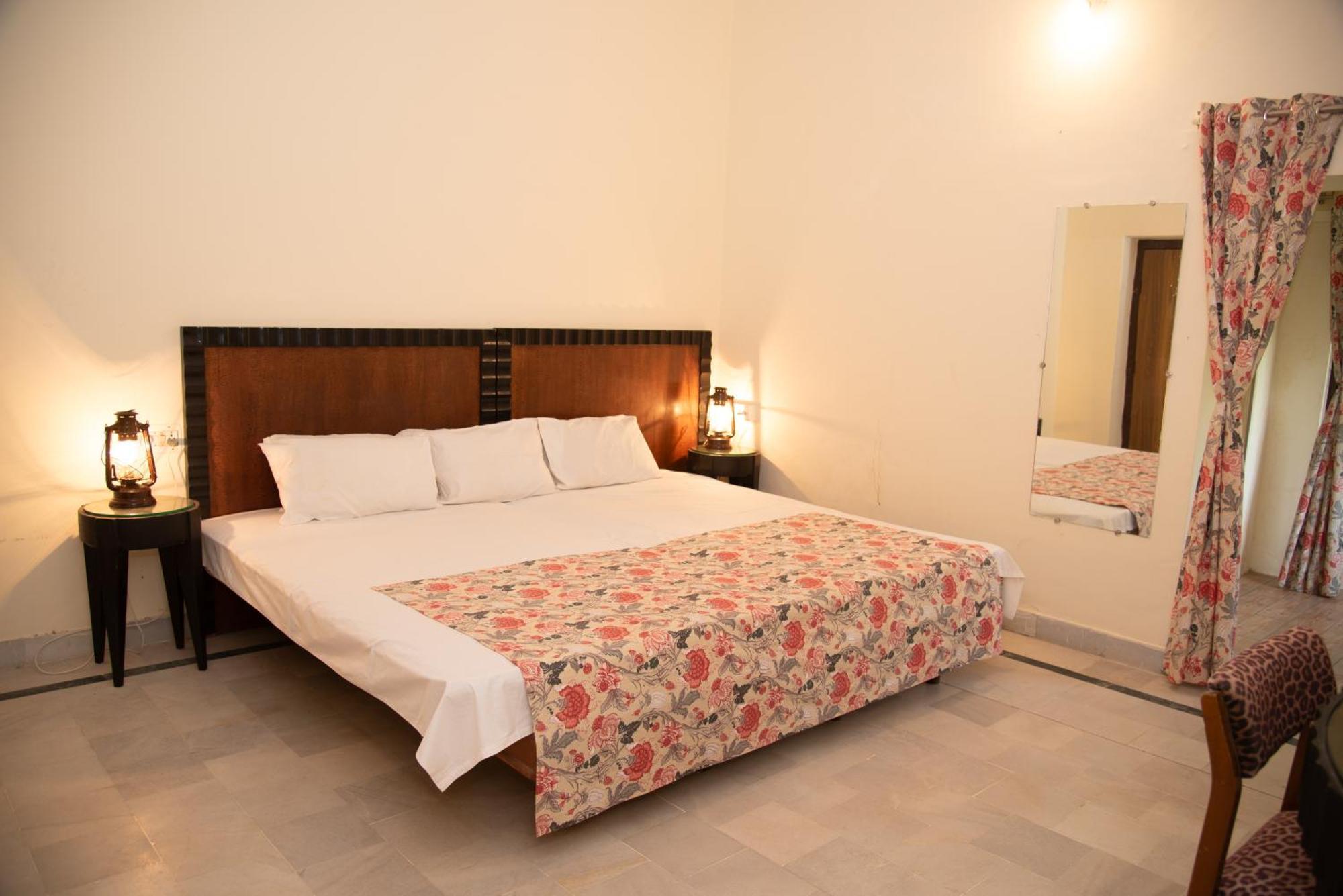 Shivika Lake Hotel Ranakpur Sādri Extérieur photo
