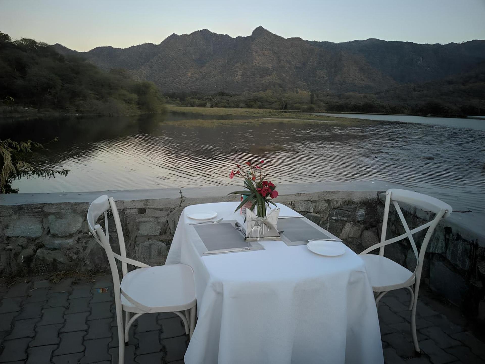 Shivika Lake Hotel Ranakpur Sādri Extérieur photo